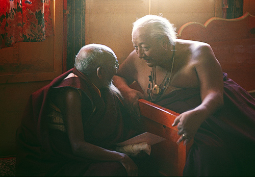 Dilgo Khyentsé Rinpoché rencontre un vieil ami